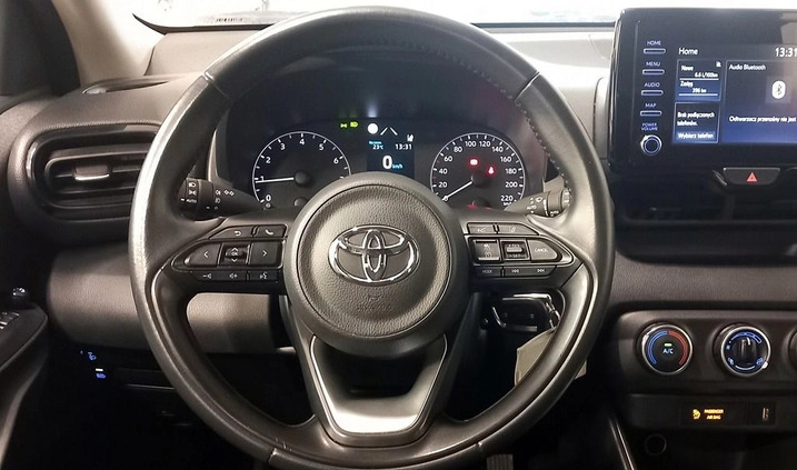 Toyota Yaris cena 67900 przebieg: 63742, rok produkcji 2022 z Tychy małe 211